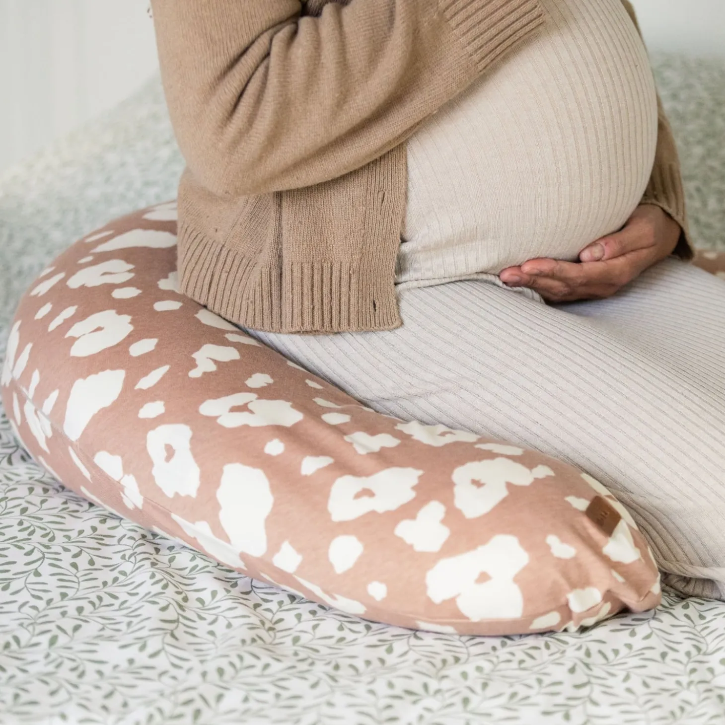 Béaba Coussin de maternité Big Flopsy Jersey Savannah Bloom