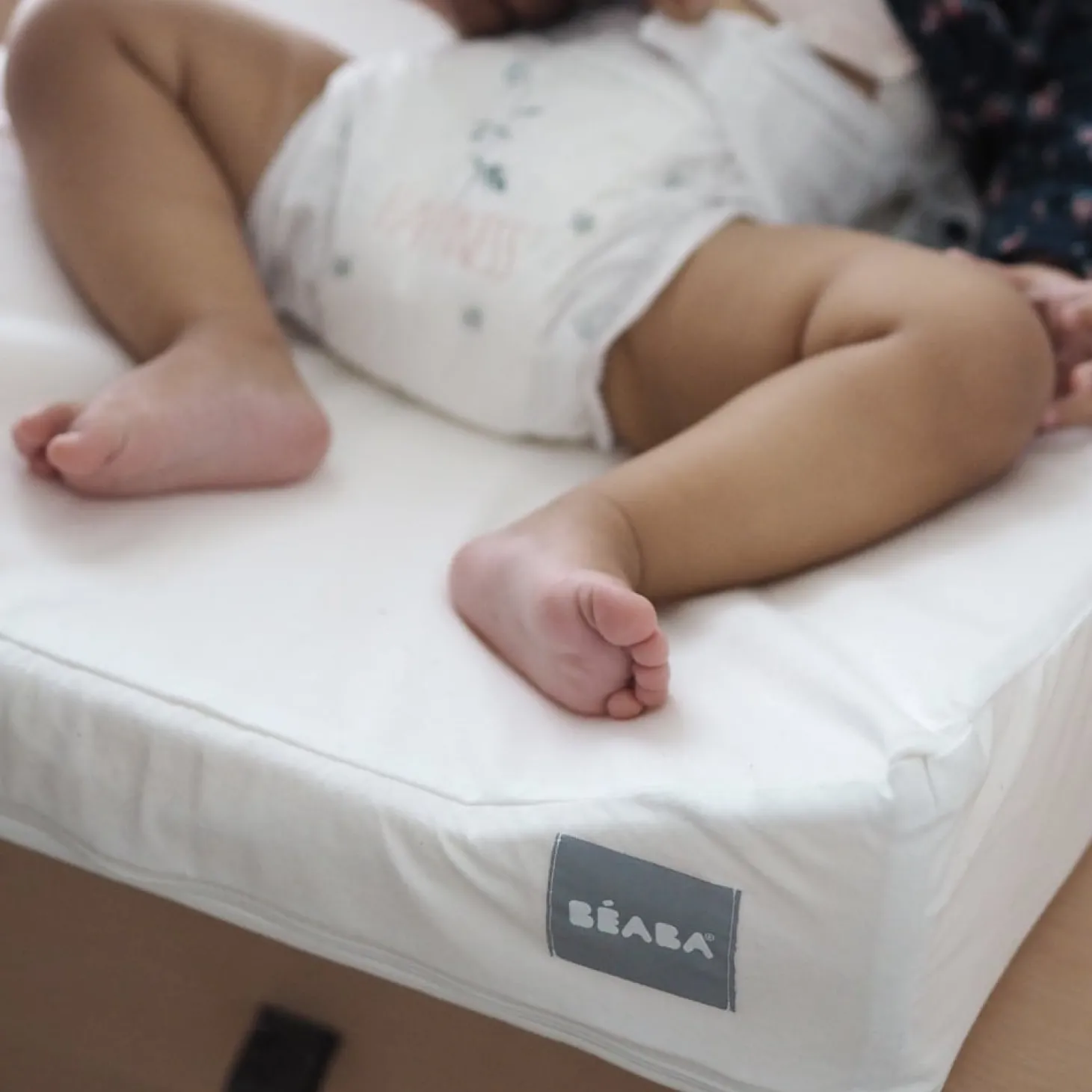 Béaba Matelas à langer incliné Sofalange Blanc