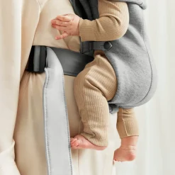 BabyBjörn Porte-bébé Mini Jersey Gris Clair, Jersey 3D