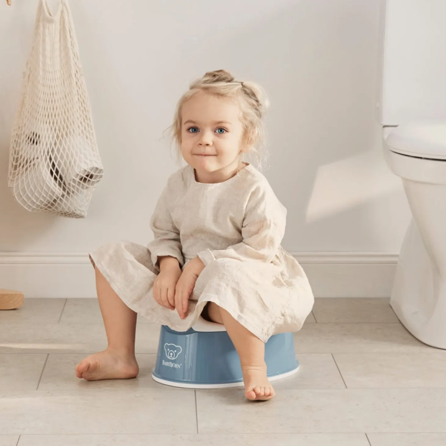 BabyBjörn Pot Smart Bleu Profond/Blanc