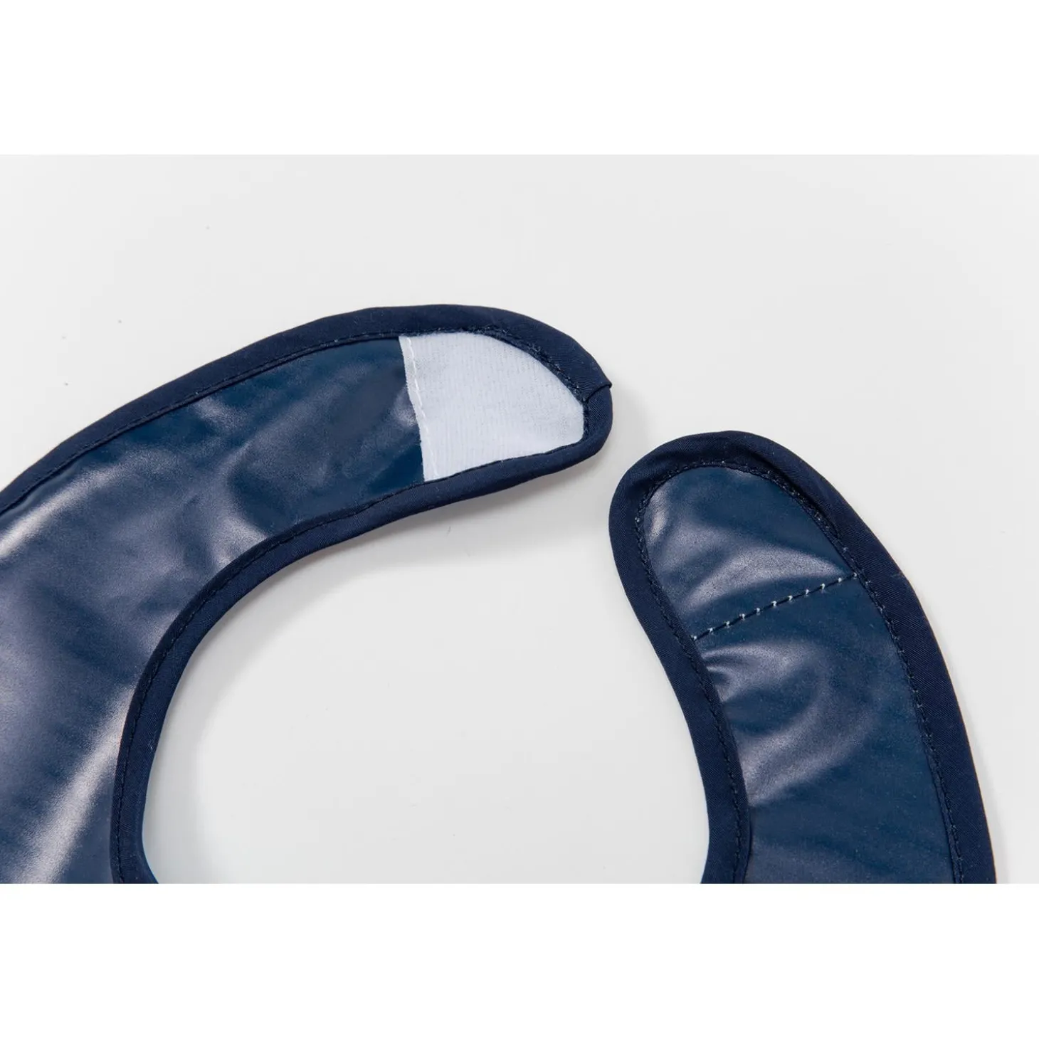 BabyToLove Lot de 2 bavoirs bi-matières Blue Stripes