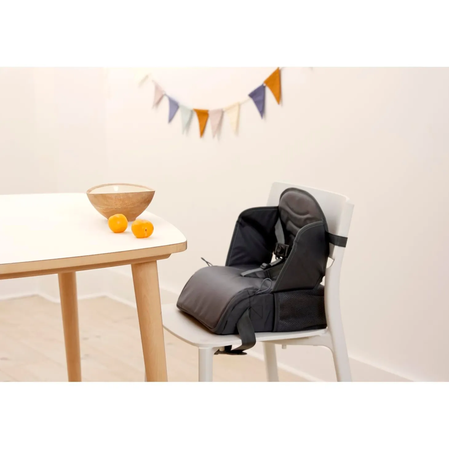 BabyToLove Rehausseur de chaise nomade Travel Up Anthracite