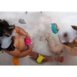 BBlüv                    Jouets de bain interchangeables en silicone