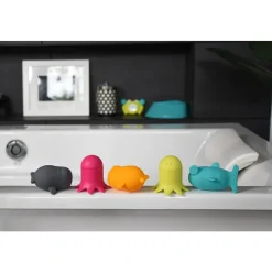 BBlüv                    Jouets de bain interchangeables en silicone