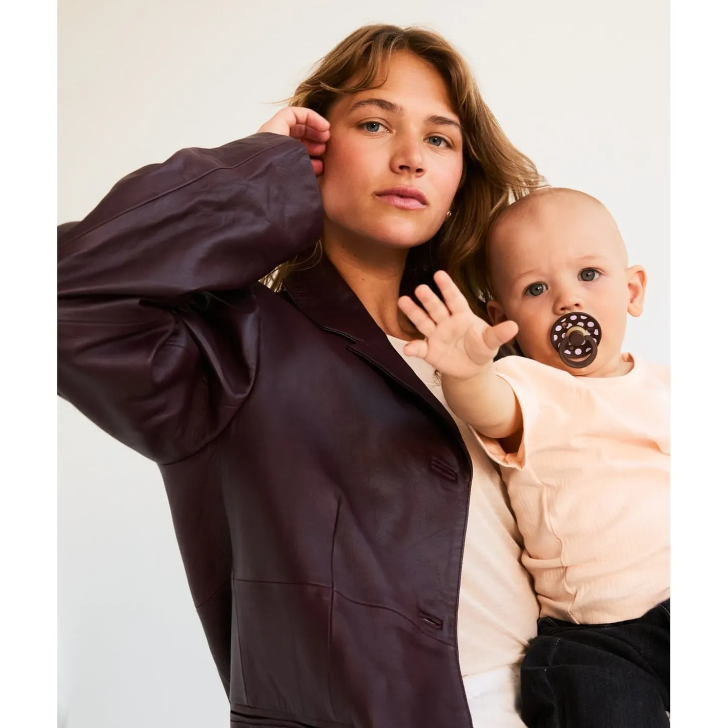 BIBS Tétine Studio Colour 2 Pack Polka Caoutchouc Pink/Mocha Taille 1