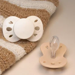 Biolane Sucettes anatomiques Essentielle Beige Et Marron 18 mois +