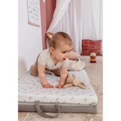Candide                    Tapis de motricité    Petit modèle Lapins            120x120 cm