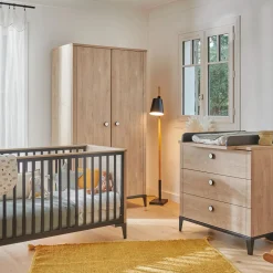 Chambre bébé complète Marcel Chêne Blond Et Noir : Lit 70x140, Commode 3 tiroirs, Armoire 2 portes                             de Galipette