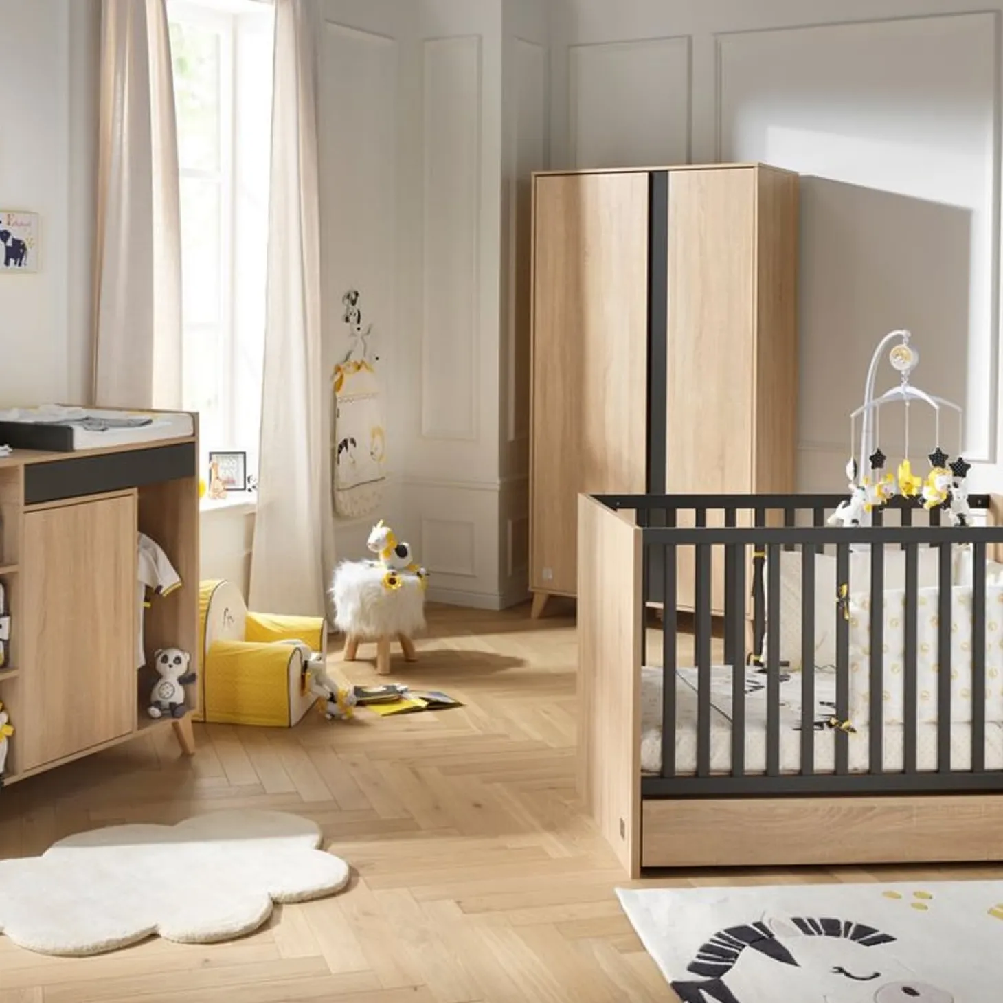 Chambre bébé complète Nova : lit 60x120, commode, armoire de Sauthon