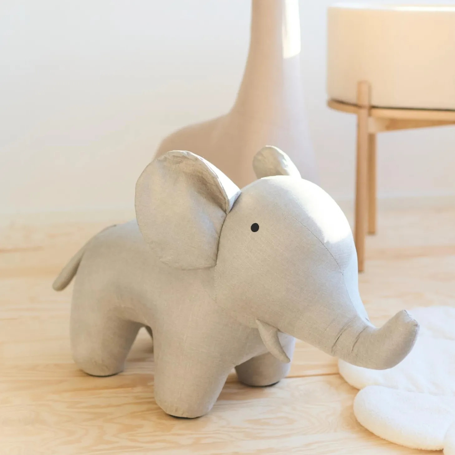 Childhome Jouet Éléphant debout Lin Grey