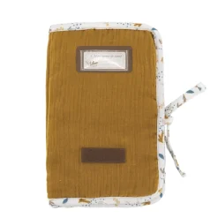Domiva                    Protege carnet de sante au fil de l'eau    Marron