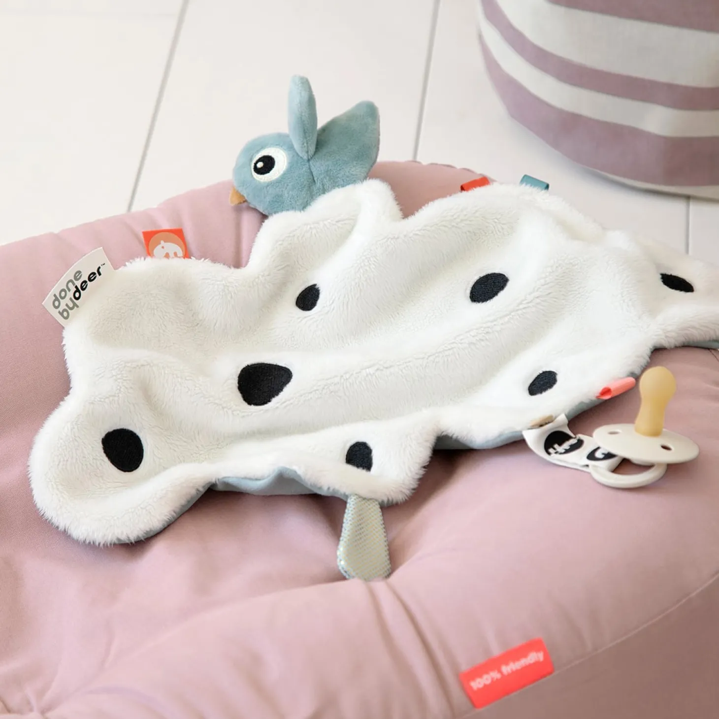 Done by Deer Doudou plat attache-sucette Happy clouds Bleu
