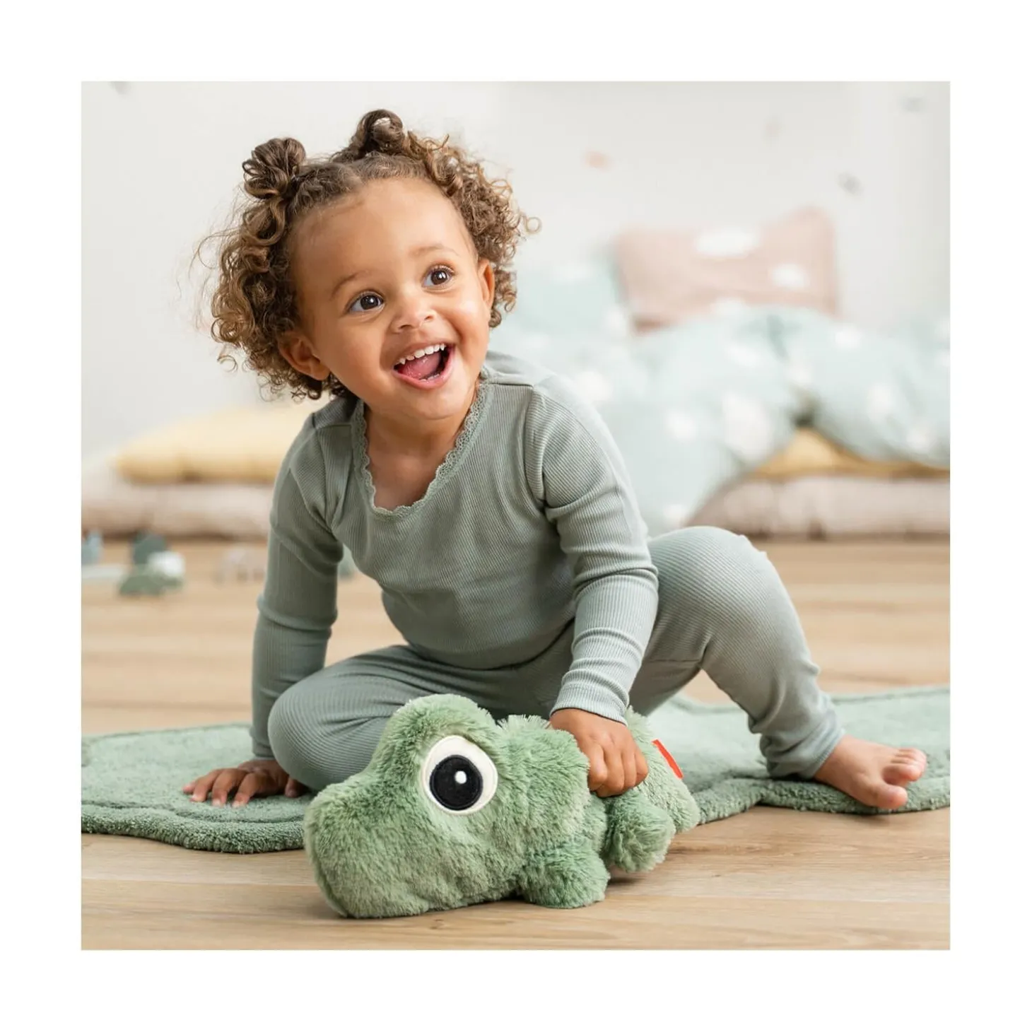 Done by Deer Peluche câlin Croco Vert