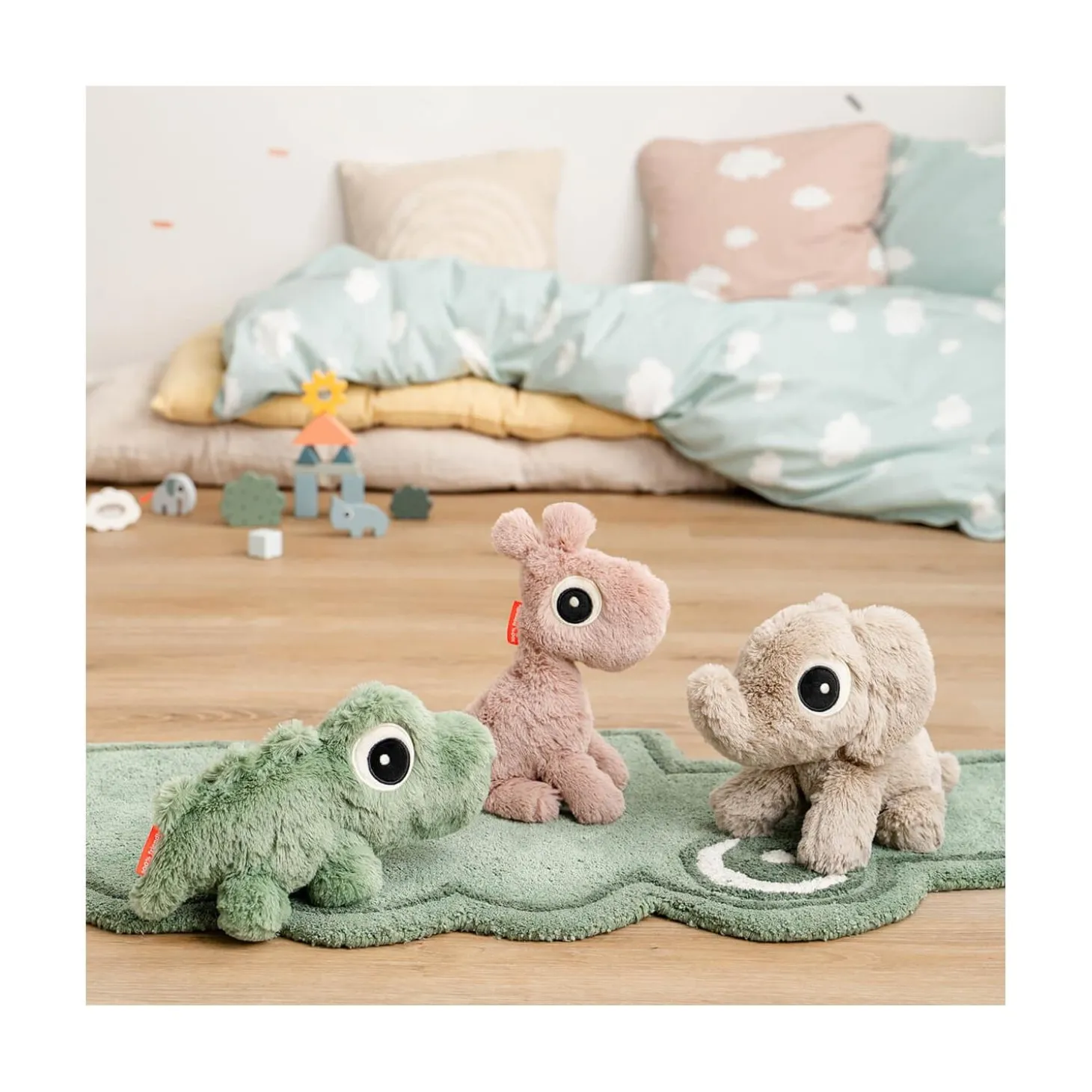Done by Deer Peluche câlin Croco Vert