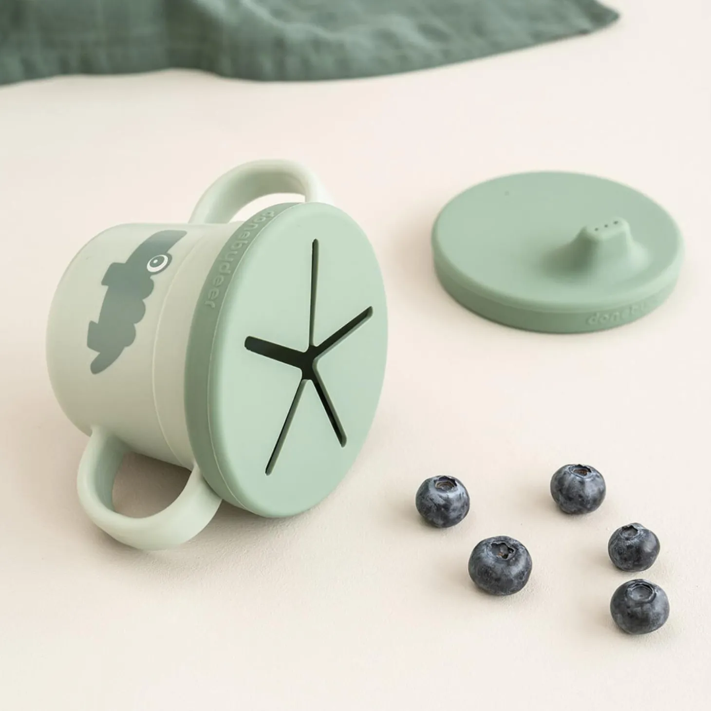 Done by Deer Tasse d'apprentissage et snack Foodie Croco Vert