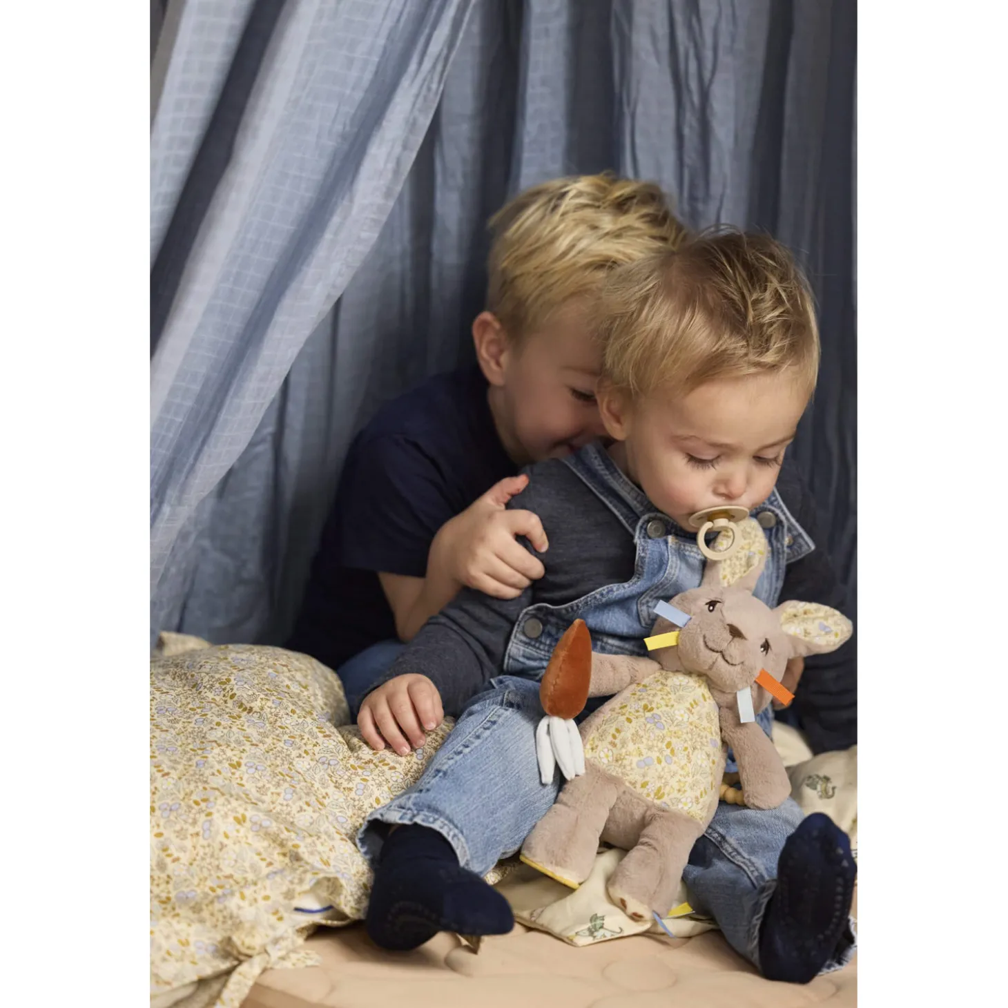 Filibabba Peluche d’activité Bonnie le lapin Multicolore