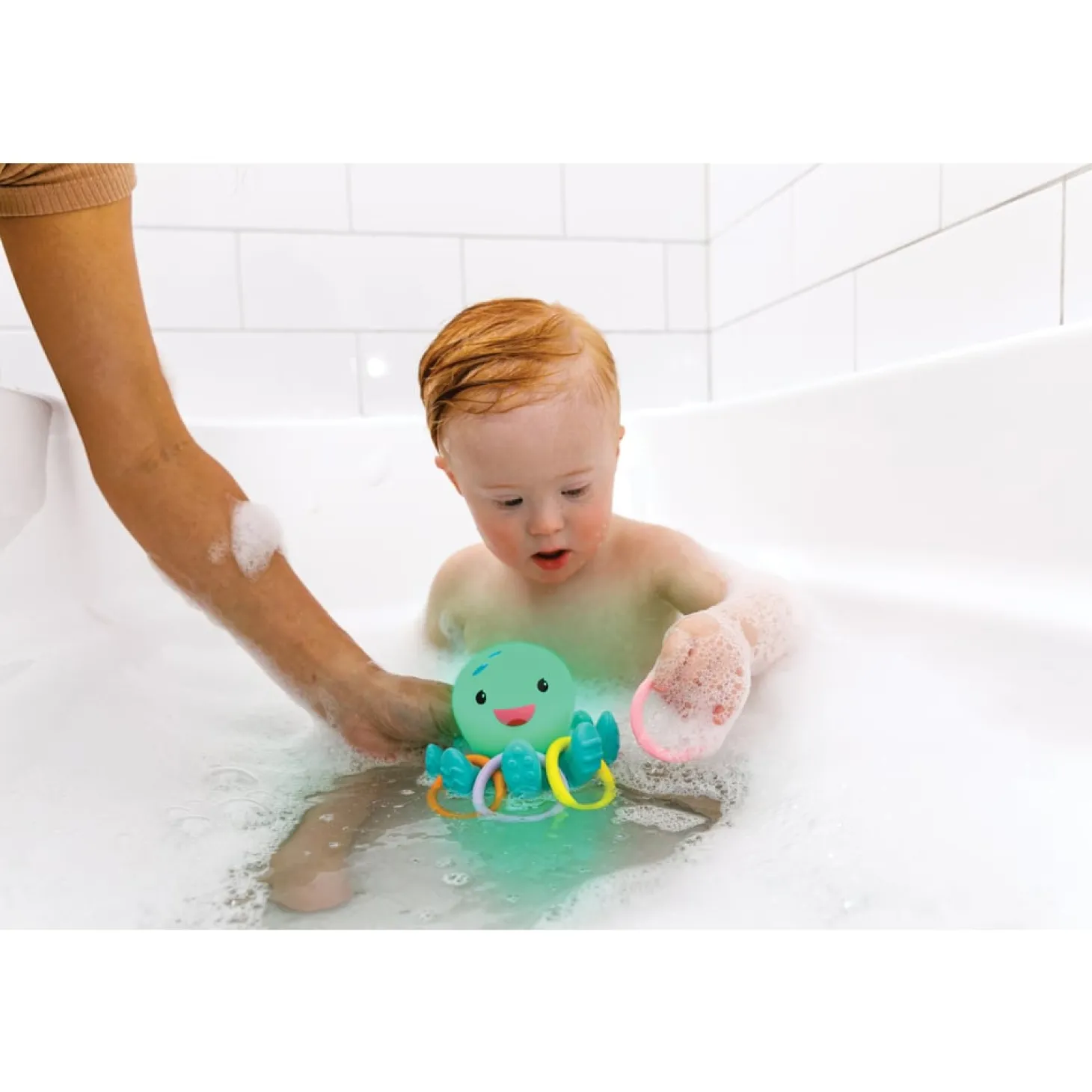 Infantino Pieuvre de bain lumineuse avec anneaux Multicolore