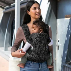 Infantino                    Porte bébé - Flip 4-en-1    Black Léopard