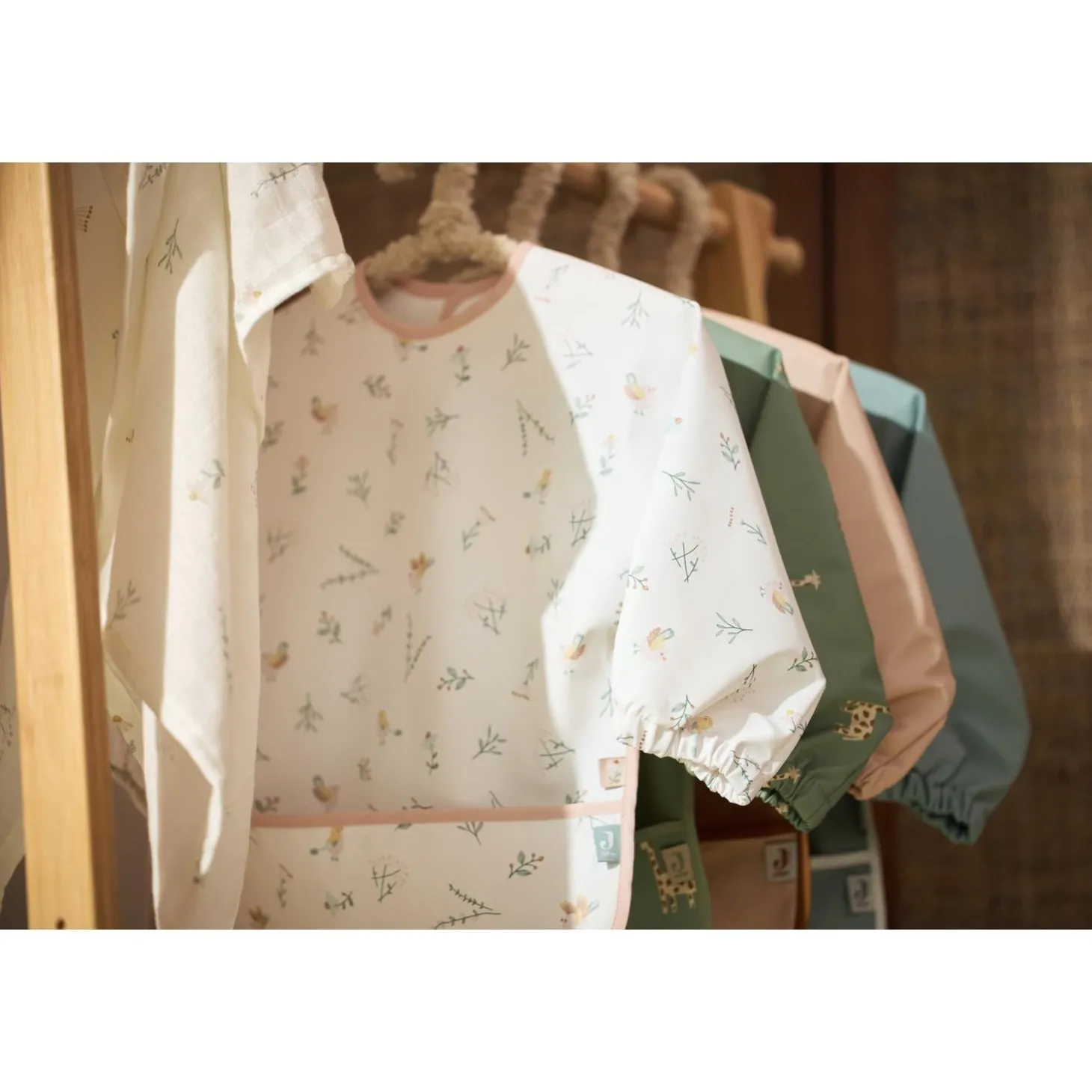 Jollein Bavoir à manches imperméable Lovely Birds Multicolor