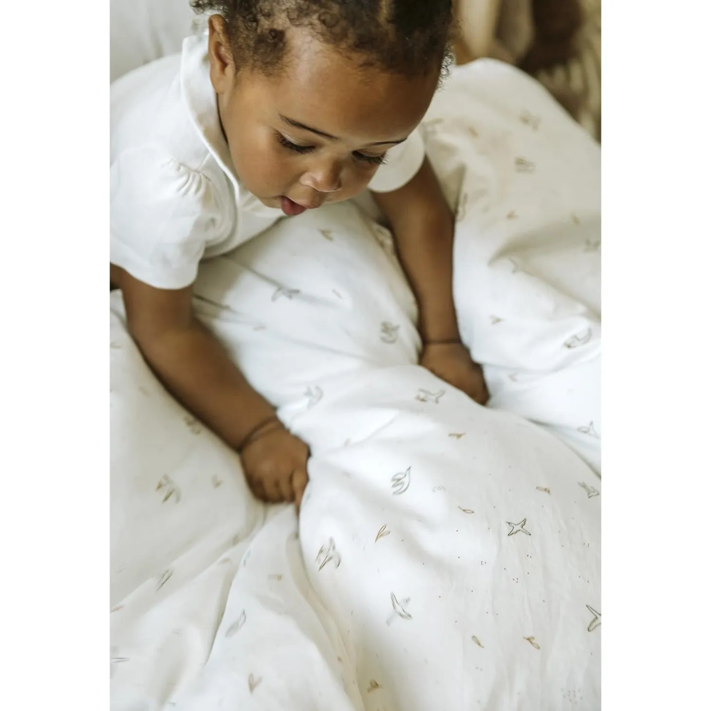 Kadolis Drap housse Coton Bio pour Lit bébé L'envolée Multicolore 70x140 cm