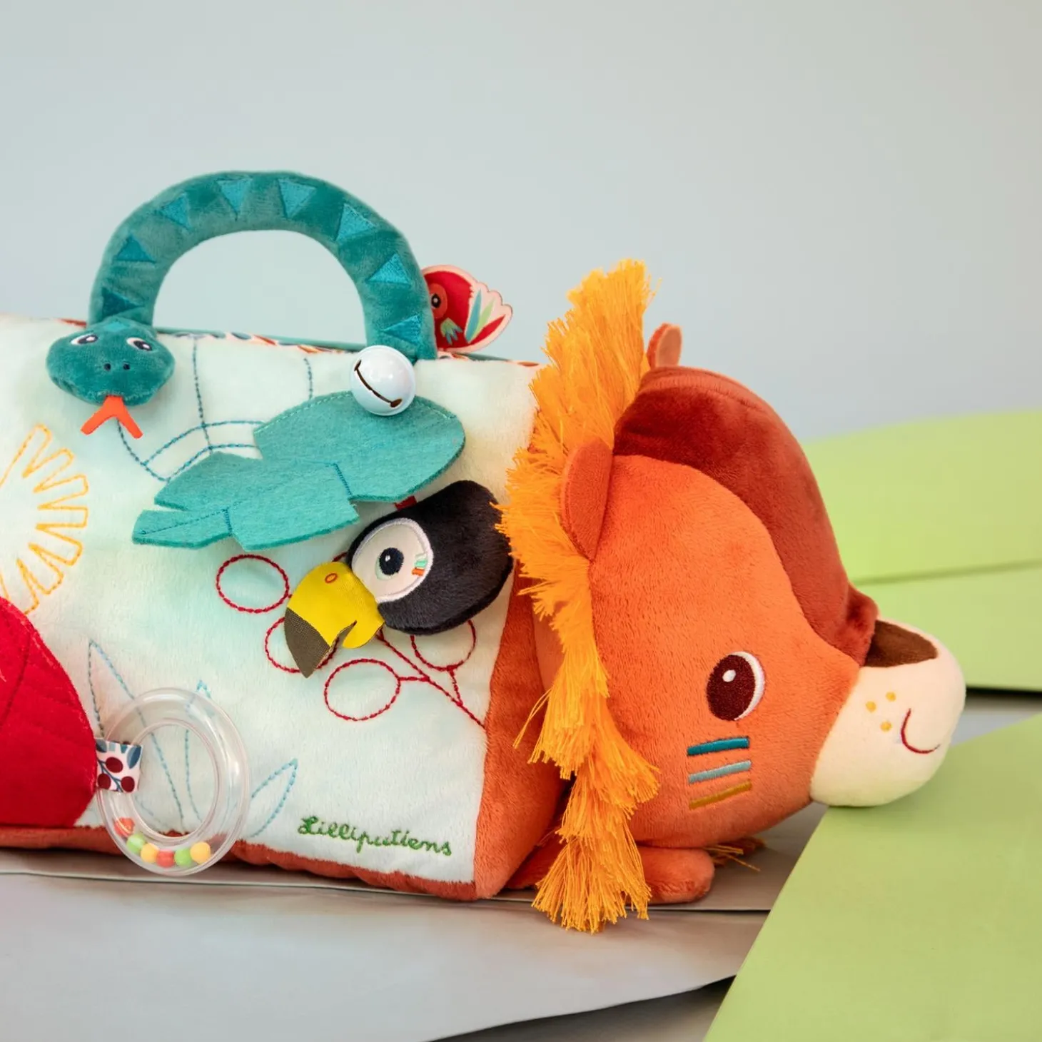 Lilliputiens Jouet jack miroir triangle d'activites Multicolore
