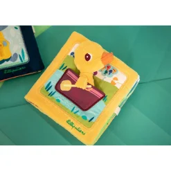 Lilliputiens                    Livre d'activités gaspard à la ferme    Jaune