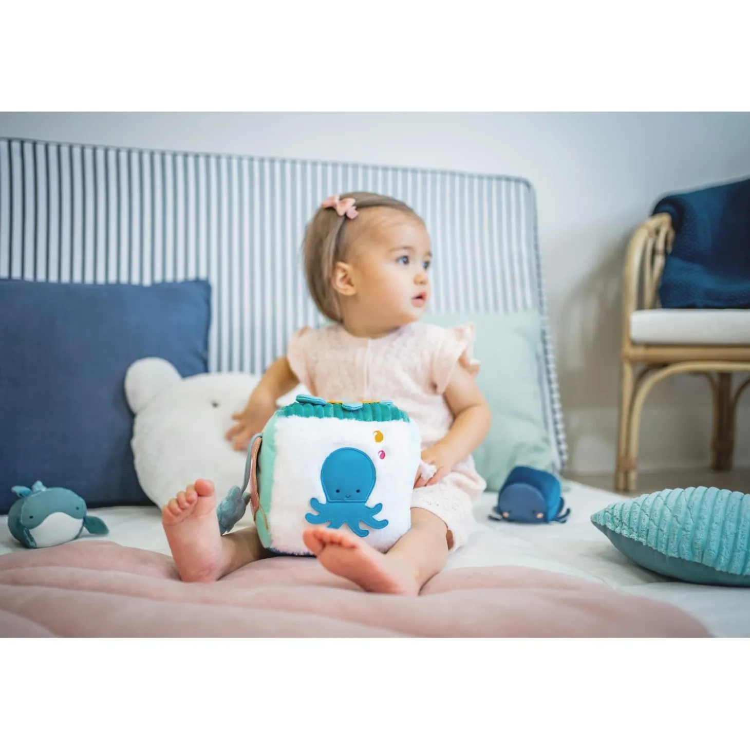 Little big friends Cube d'activités en tissu Océan