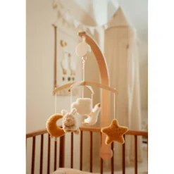 Little Dutch                    Mobile musical en bois FSC    Newborn
