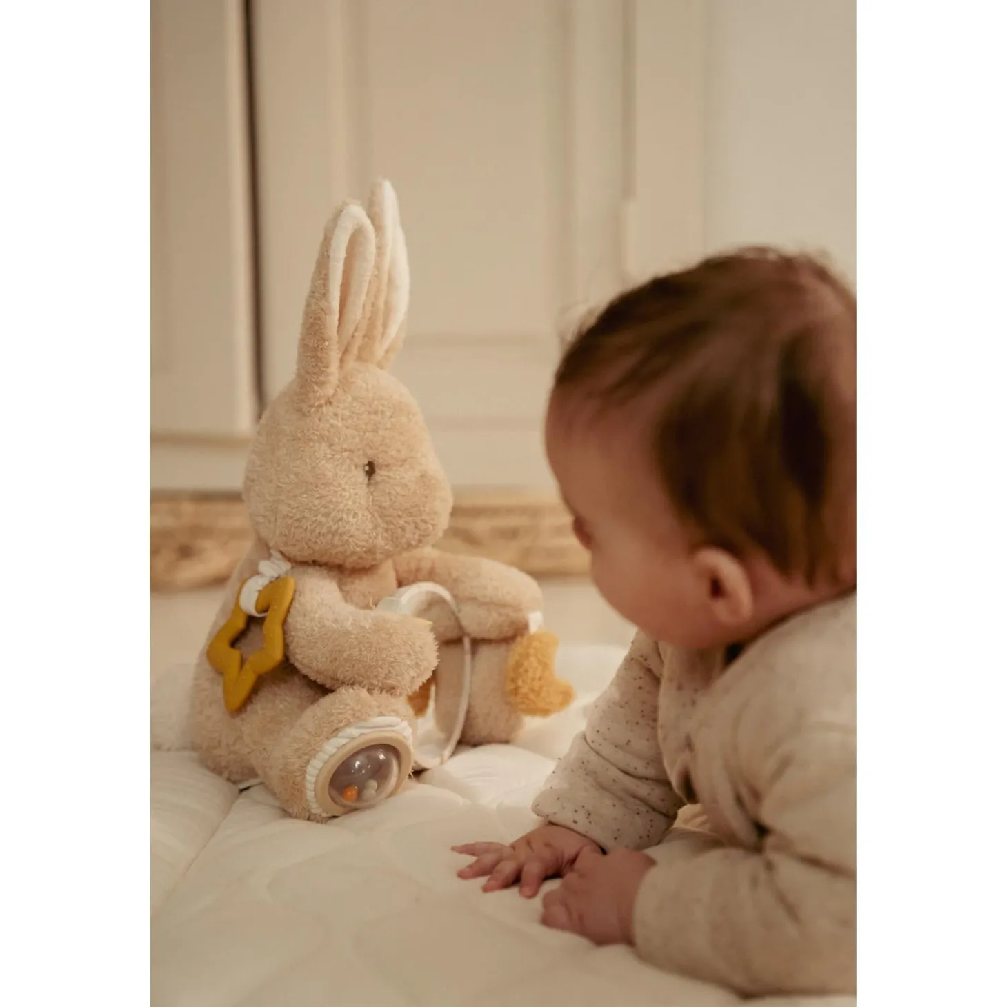 Little Dutch Peluche d'activités Lapin Newborn