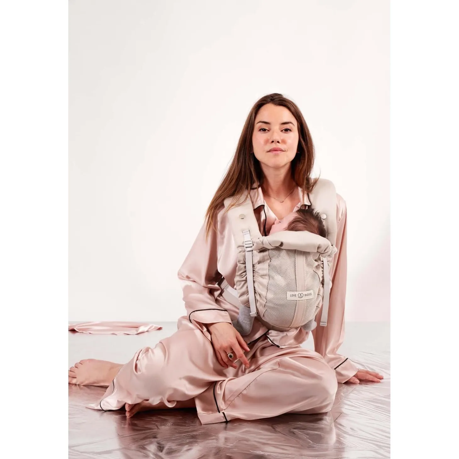 Love Radius by JPMBB Porte-bébé PhysioCarrier 2 Or blanc