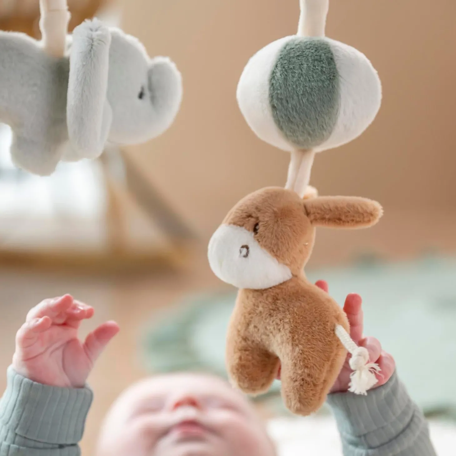 Nattou Arches en Bois avec Jouets À Suspendre Loulou Bois/Multicolore