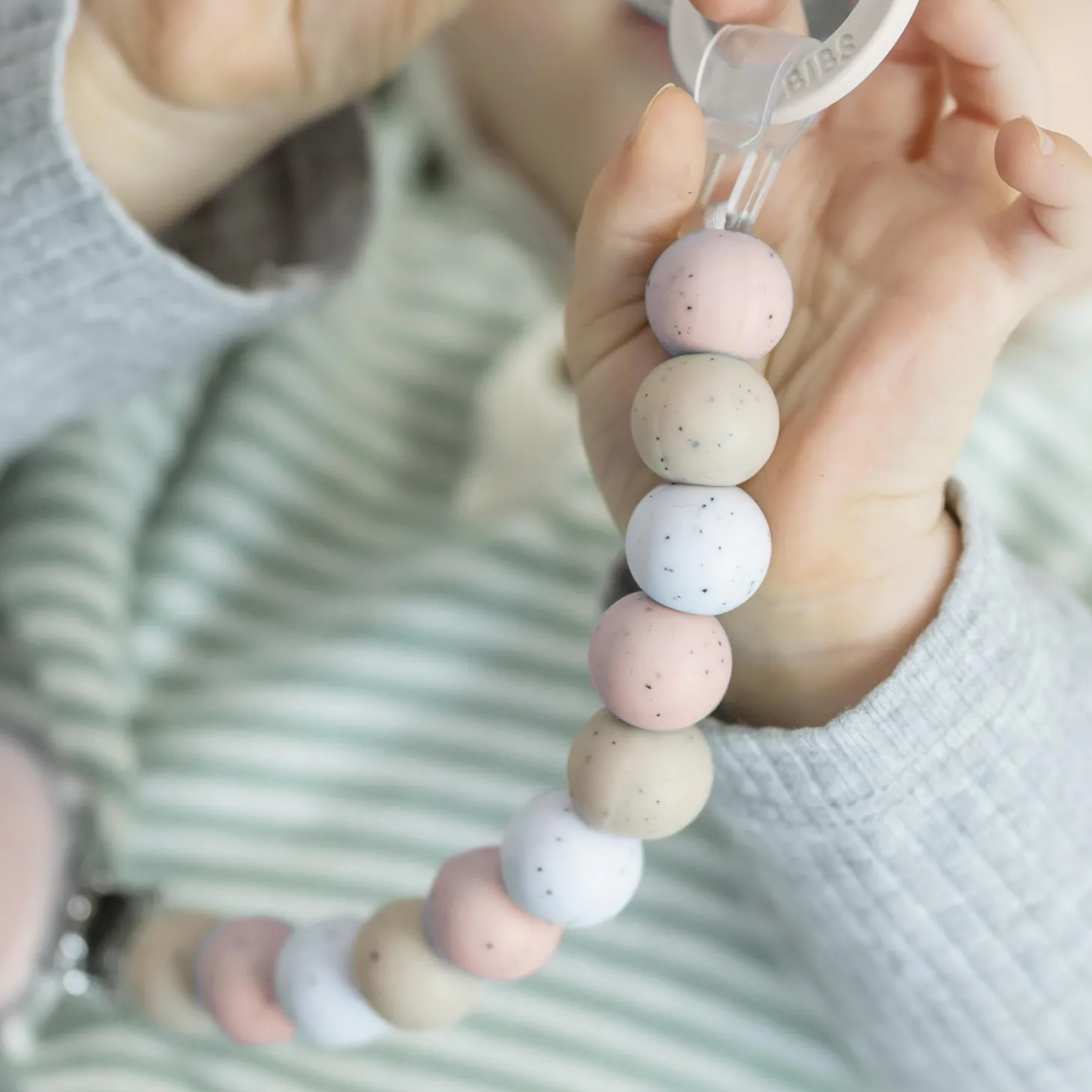 Nattou Attache-sucette pointillé Silicone Rose