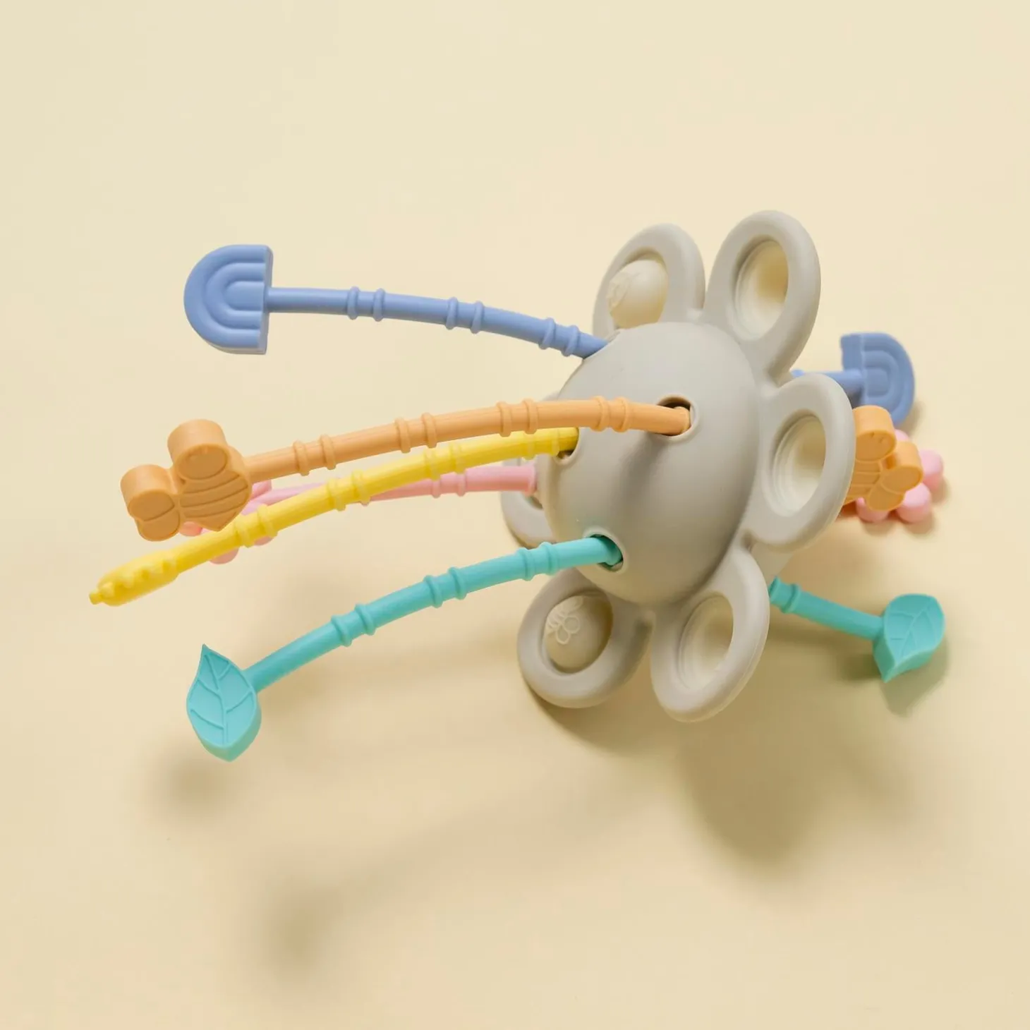 Nattou Jouet soucoupe Montessori Silicone multicolore