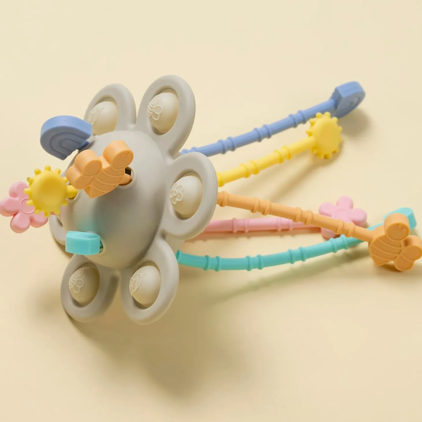 Nattou Jouet soucoupe Montessori Silicone multicolore