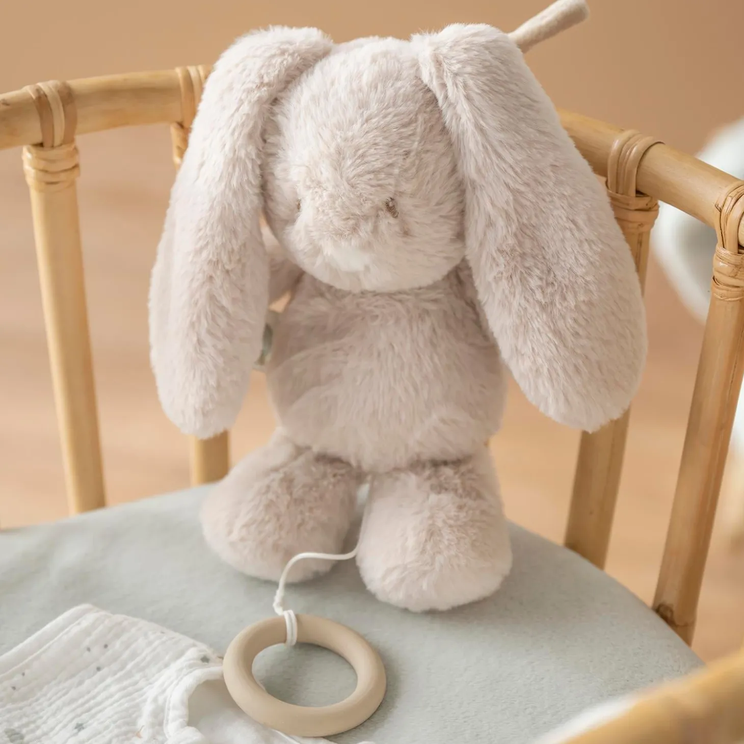 Nattou Peluche Musical Loulou Lapin Sable