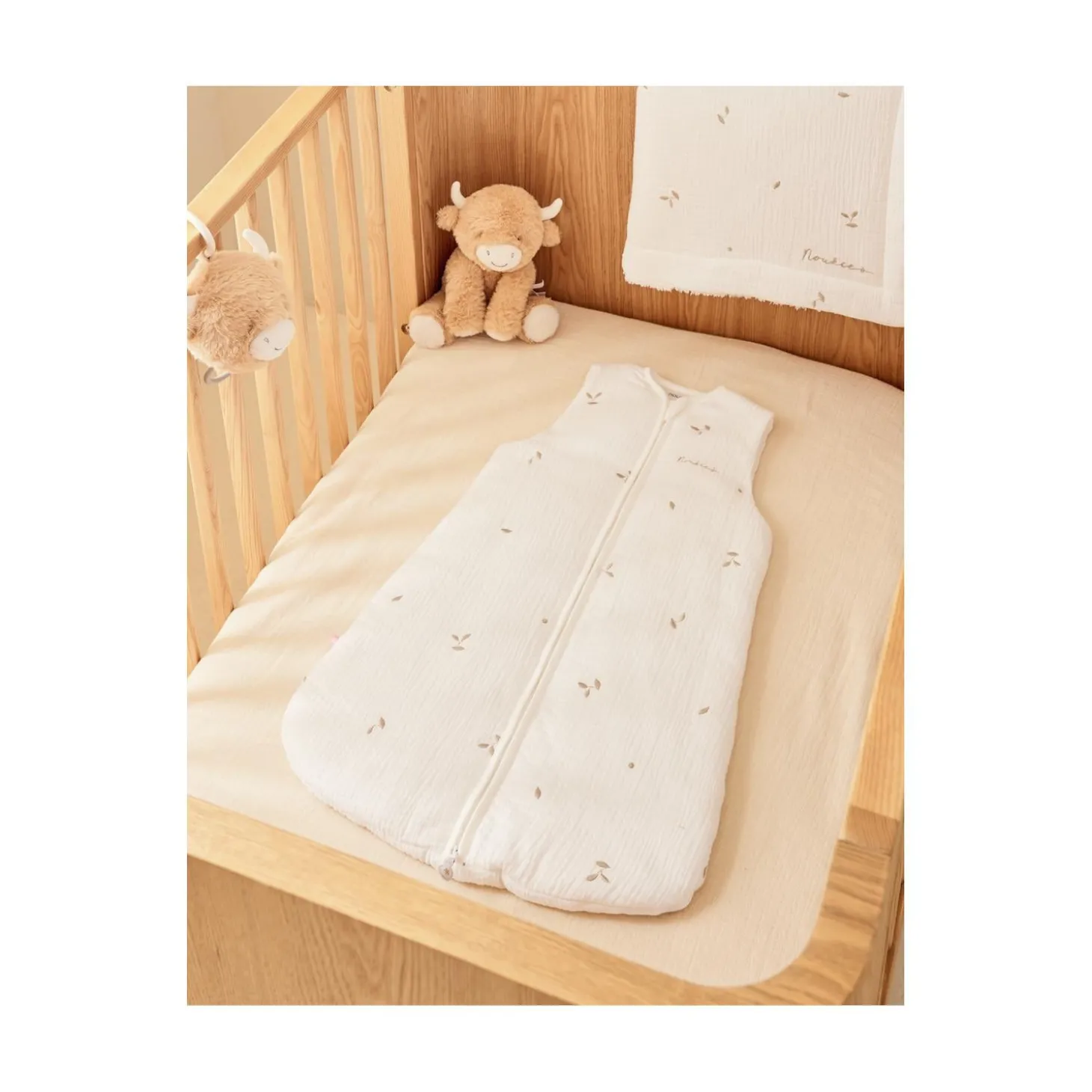 Noukie's Gigoteuse brodée en gaze de coton bio F&O Blanc 50 cm