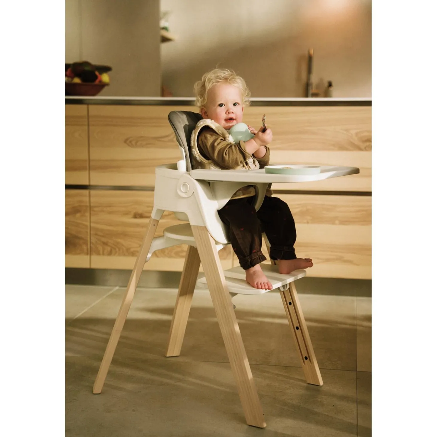 Stokke Chaise haute Steps Blanc et bois clair