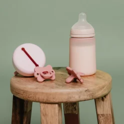 Suavinex                    Biberon silicone Colour Essence    Rose            Débit moyen/240 ml