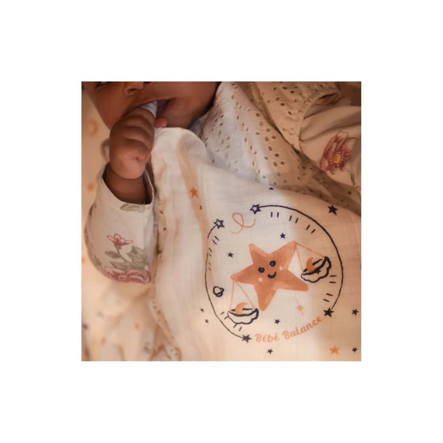 Tom&Mila Doudou Plat Astro Balance Blanc/Bleu
