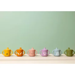 Trixie                    Tasse d'apprentissage avec poignées    Mrs.Peacock