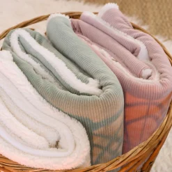 Trois Kilos Sept                    Couverture sherpa Wooly    Vert Sauge