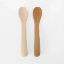 Trois Kilos Sept Lot de 2 Cuillières Silicone Sable / Caramel